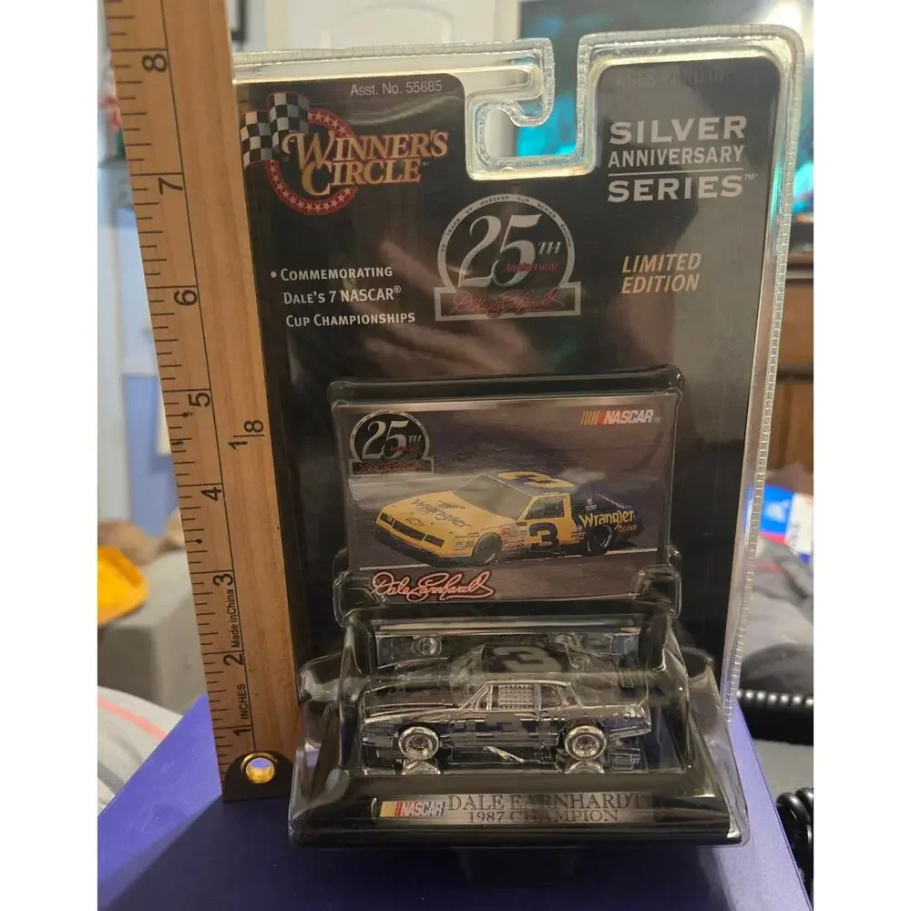 Dale Earnhardt 1987 Champion Silver Anniversary Winner's Circle 1:64 MOC